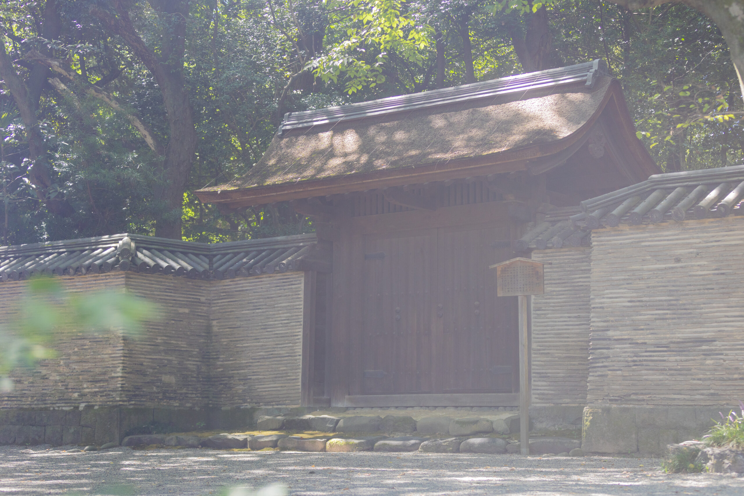 熱田神宮の清雪門（せいせつもん）