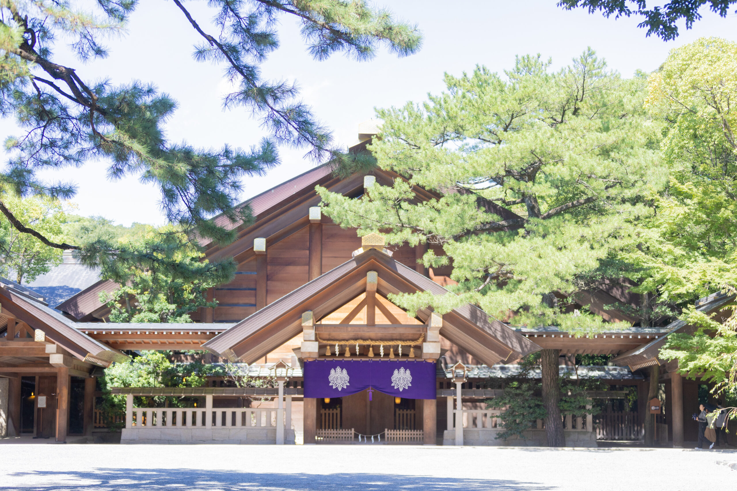 熱田神宮の神楽殿（かぐらでん）