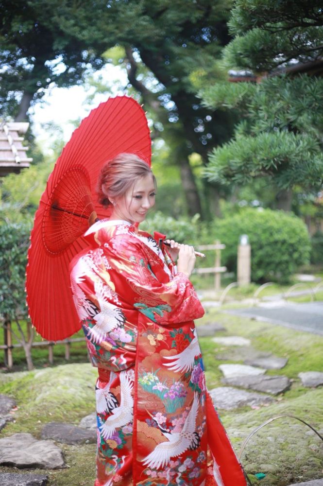 色打掛｜赤・鶴模様（No.M002）のフォトウェディング写真1