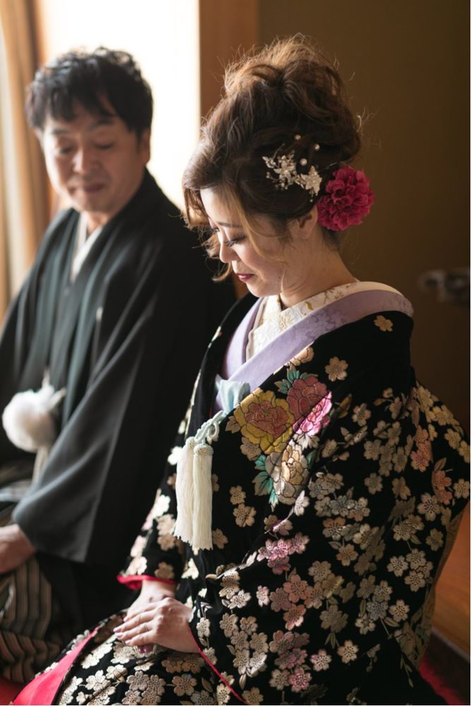 色打掛｜黒・ベロア地の薔薇（No.M006）のフォトウェディング写真